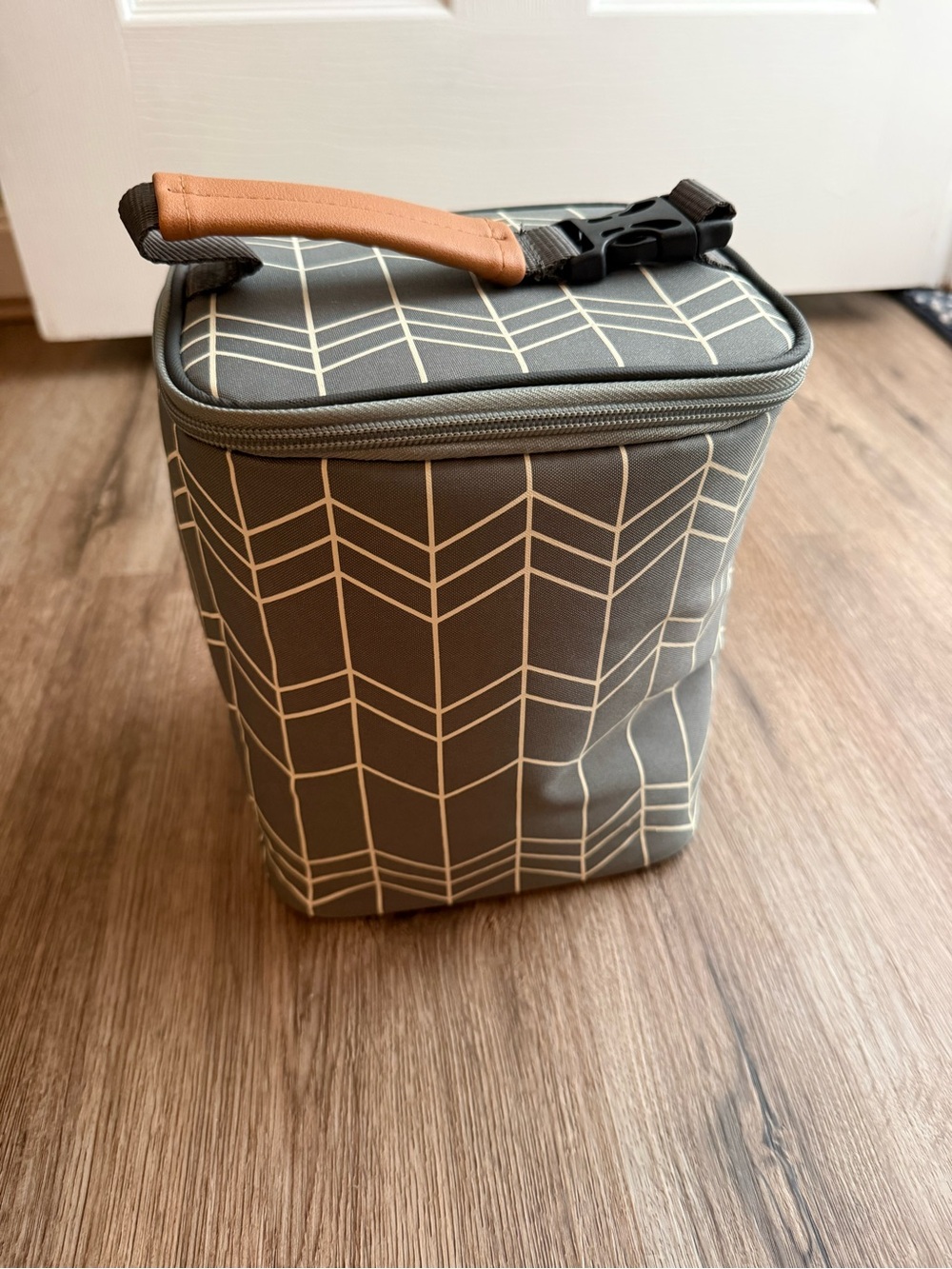 Breastmilk Cooler Bag w/ ice pack, BNWT